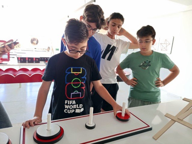 Öncü Bilimler müzesinde matematik derslerini işliyoruz.